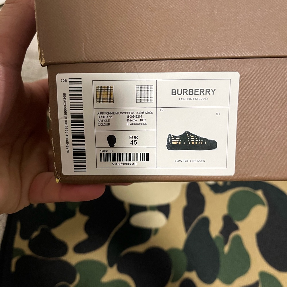 Burberry shoes - Picture 6 of 6